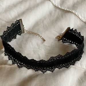 VICTORIAN BLACK VELVET/LACE CHOKER NECKLACE